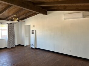 4607 Plaza Ln, Unit Apt F in Riverside, CA - Foto de edificio - Building Photo