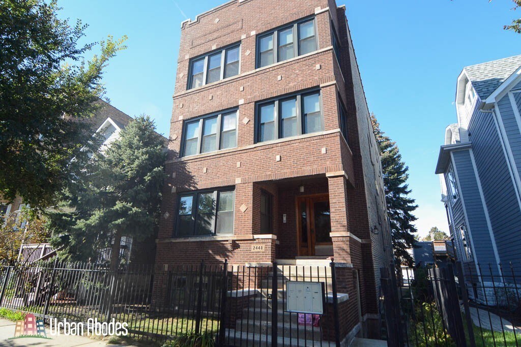 2448 N Campbell Ave, Unit J09P in Chicago, IL - Building Photo