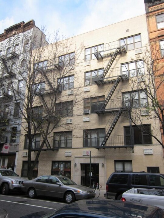 225 E 10th St in New York, NY - Building Photo