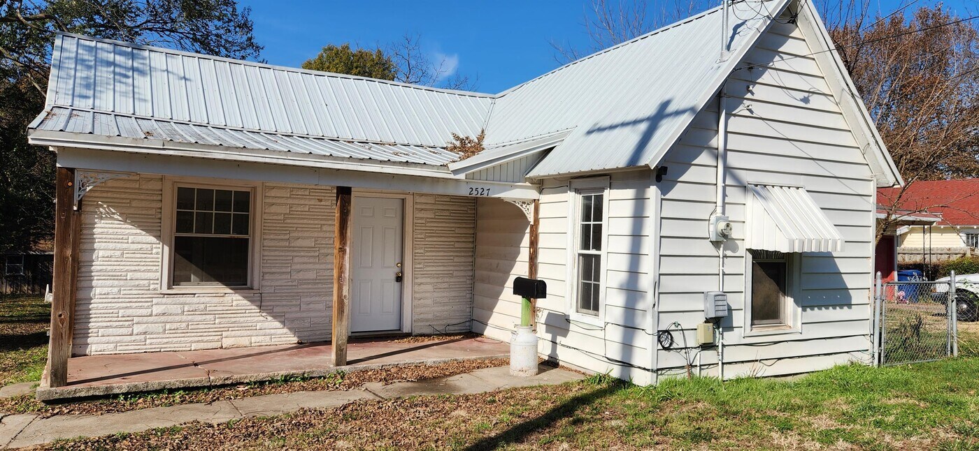 2527 N Pierce Ave in Springfield, MO - Building Photo