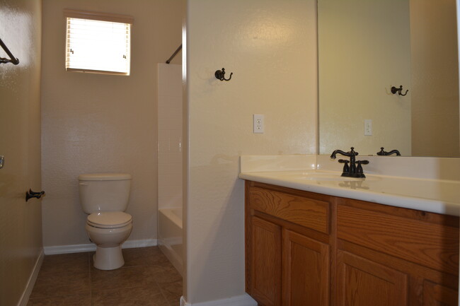 17458 W Gelding Dr in Surprise, AZ - Building Photo - Building Photo