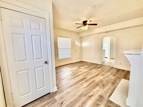 3810 Central St in Kansas City, MO - Foto de edificio - Building Photo