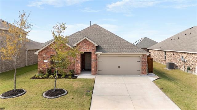 1302 Colonial Bluff Ln in Princeton, TX - Building Photo