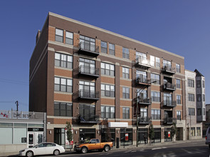 LV Lofts in Chicago, IL - Building Photo - Building Photo