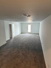 3814 NW 93rd St in Kansas City, MO - Building Photo - Building Photo