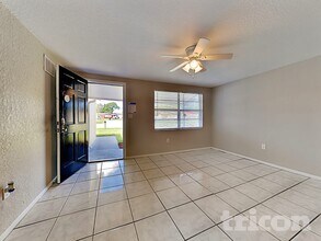 10294 129th Terrace N, Unit 2 in Largo, FL - Foto de edificio - Building Photo