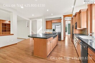 2830 206th Terrace NE in Sammamish, WA - Building Photo - Building Photo