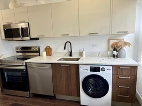 5638 N Ashland Ave, Unit 2 in Chicago, IL - Building Photo - Building Photo
