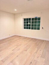 11836 Laurelwood Dr in Los Angeles, CA - Building Photo - Building Photo