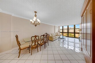 2017 S Ocean Dr in Hallandale Beach, FL - Building Photo - Building Photo