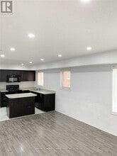 31 Hays Blvd in Oakville, ON - Building Photo - Building Photo