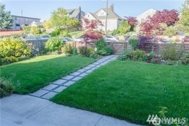 4827 42nd Ave SW in Seattle, WA - Building Photo - Building Photo