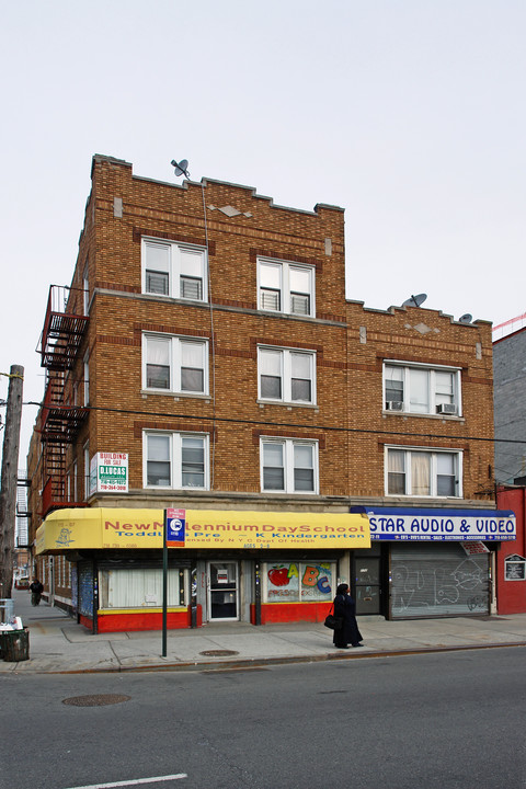 172-07 Jamaica Ave in Jamaica, NY - Building Photo