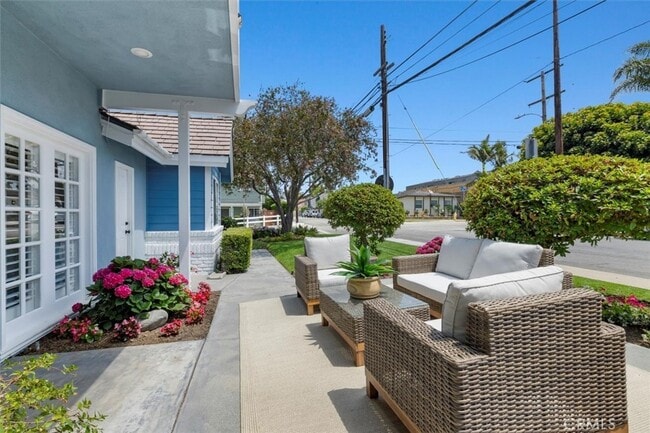 1760 9th St in Manhattan Beach, CA - Building Photo - Building Photo