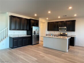 6734 Chargehand Ave in Las Vegas, NV - Building Photo - Building Photo