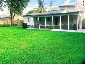 532 NE 16th Ct in Fort Lauderdale, FL - Building Photo - Building Photo