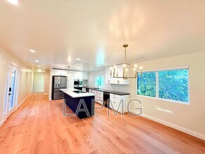 4762 Charters Ave in Los Angeles, CA - Building Photo - Building Photo