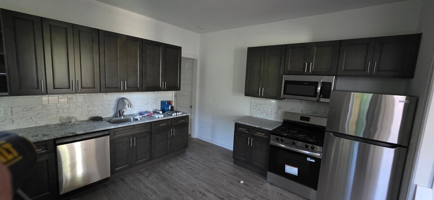 572 River St, Unit 1 in Troy, NY - Foto de edificio