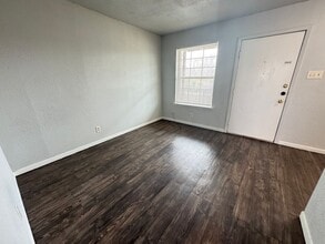 1405 N Gray St, Unit Unit 04 in Killeen, TX - Building Photo - Building Photo
