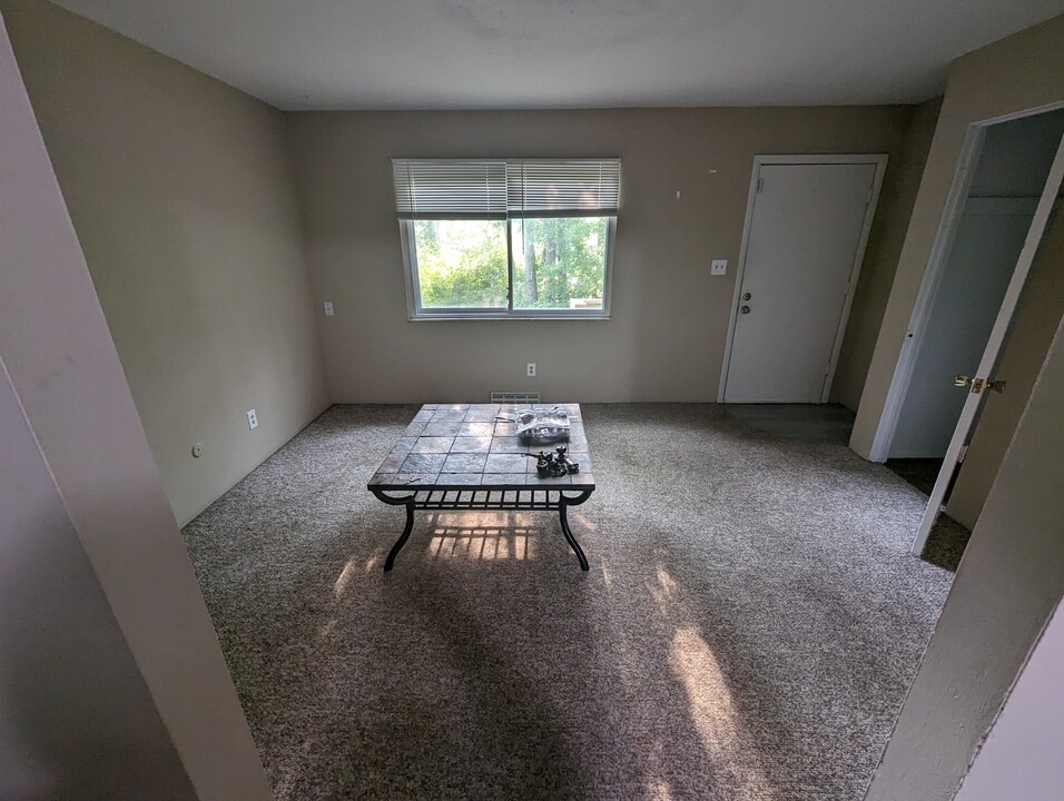 1237 Wyley Ave, Unit 1237 in Akron, OH - Foto de edificio