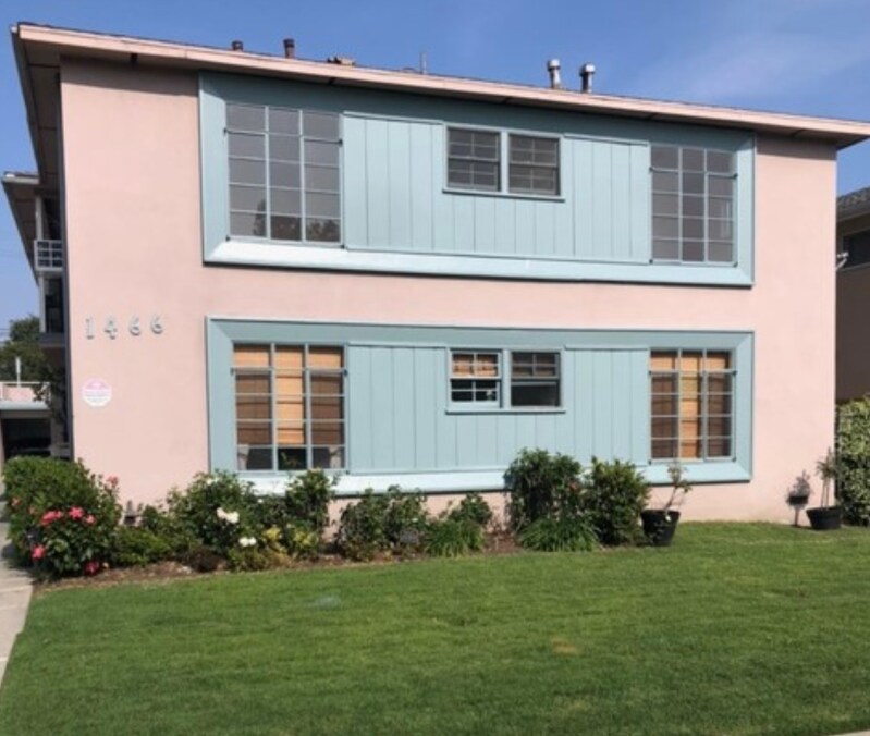 1466 S Sherbourne Dr in Los Angeles, CA - Building Photo