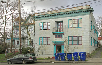 Clayton Place in Seattle, WA - Building Photo - Building Photo