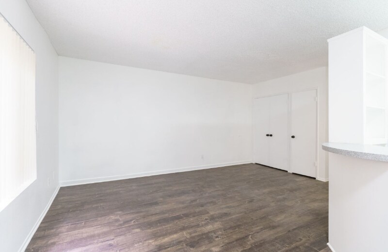 238 Serrano Ave in Los Angeles, CA - Building Photo