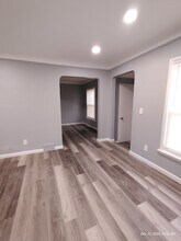 20600 Kingsville St in Harper Woods, MI - Building Photo - Building Photo