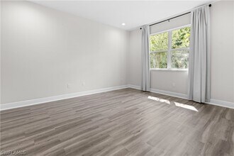 6947 Avalon Cir in Naples, FL - Building Photo - Building Photo