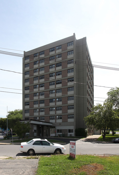 Forest Hill Towers in Gloversville, NY - Foto de edificio