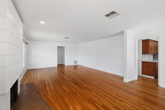 6210 Mesita Dr in San Diego, CA - Building Photo - Building Photo