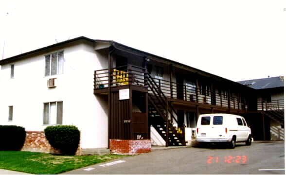 2533 2nd Ave in Sacramento, CA - Building Photo - Building Photo