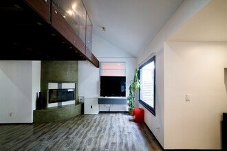 1201 N Orange Dr, Unit 0 in Los Angeles, CA - Building Photo - Building Photo