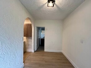 2292 SW 16th Ter, Unit 4 in Miami, FL - Building Photo - Building Photo