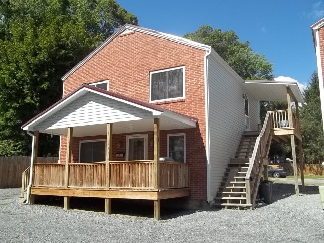 Lovell Apartment in Princeton, WV - Foto de edificio