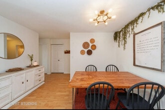 1450 Sandpebble Dr, Unit 345 in Wheeling, IL - Building Photo - Building Photo