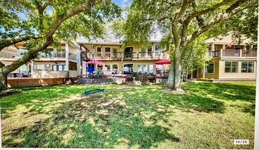 11359 Twain Dr in Montgomery, TX - Building Photo - Building Photo