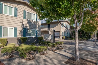 Buena Vista Apartments in San Jose, CA - Foto de edificio - Building Photo