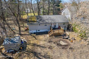 99 1/2 Walworth St in Saratoga Springs, NY - Building Photo