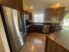 1604 N Lea St in Post Falls, ID - Foto de edificio - Building Photo