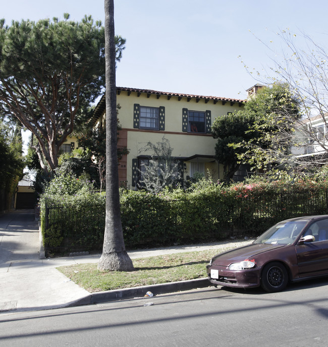 111-115 1/2 N Berendo St in Los Angeles, CA - Building Photo - Building Photo