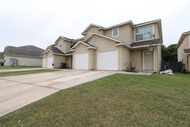 10007 Vasso View in Converse, TX - Foto de edificio - Building Photo