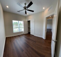 Lofts at Cherry Hill - East Village in Columbia, MO - Foto de edificio - Building Photo