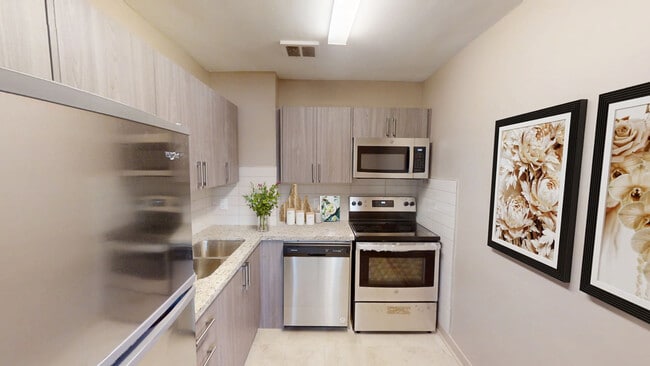 Strathroy Manor in Mississauga, ON - Building Photo - Building Photo