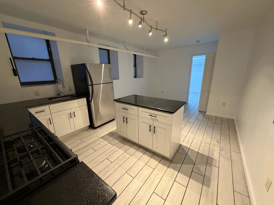 118 Corbin Ave in Jersey City, NJ - Building Photo