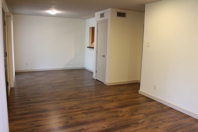 property at 4123 Avondale Ave