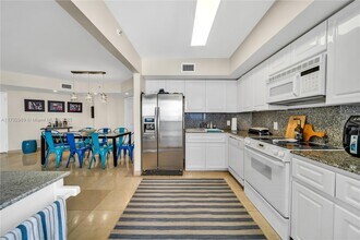 6301 Collins Ave in Miami Beach, FL - Building Photo - Building Photo