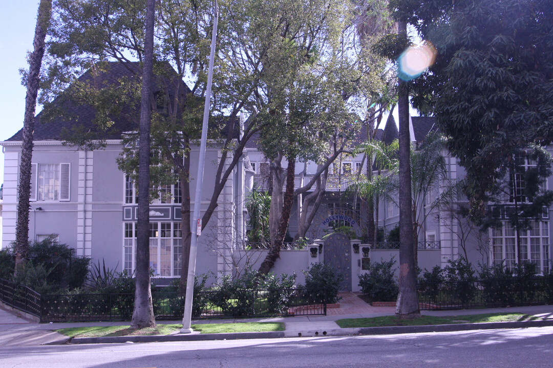 6010 Franklin Ave in Los Angeles, CA - Building Photo