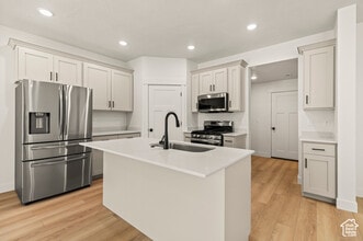 150 S 100 E in Richfield, UT - Building Photo - Building Photo