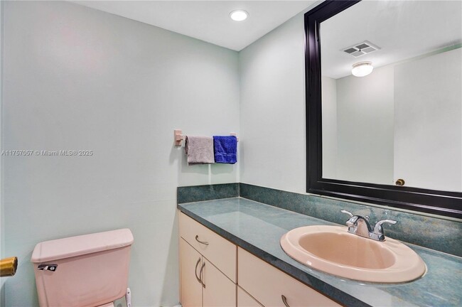 7150 Indian Creek Dr in Miami, FL - Building Photo - Building Photo